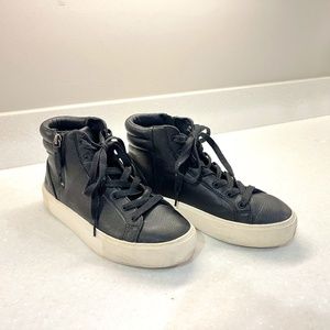 UGG Women’s Olli Black Leather Side Zip High Top Sneaker Size 7.5